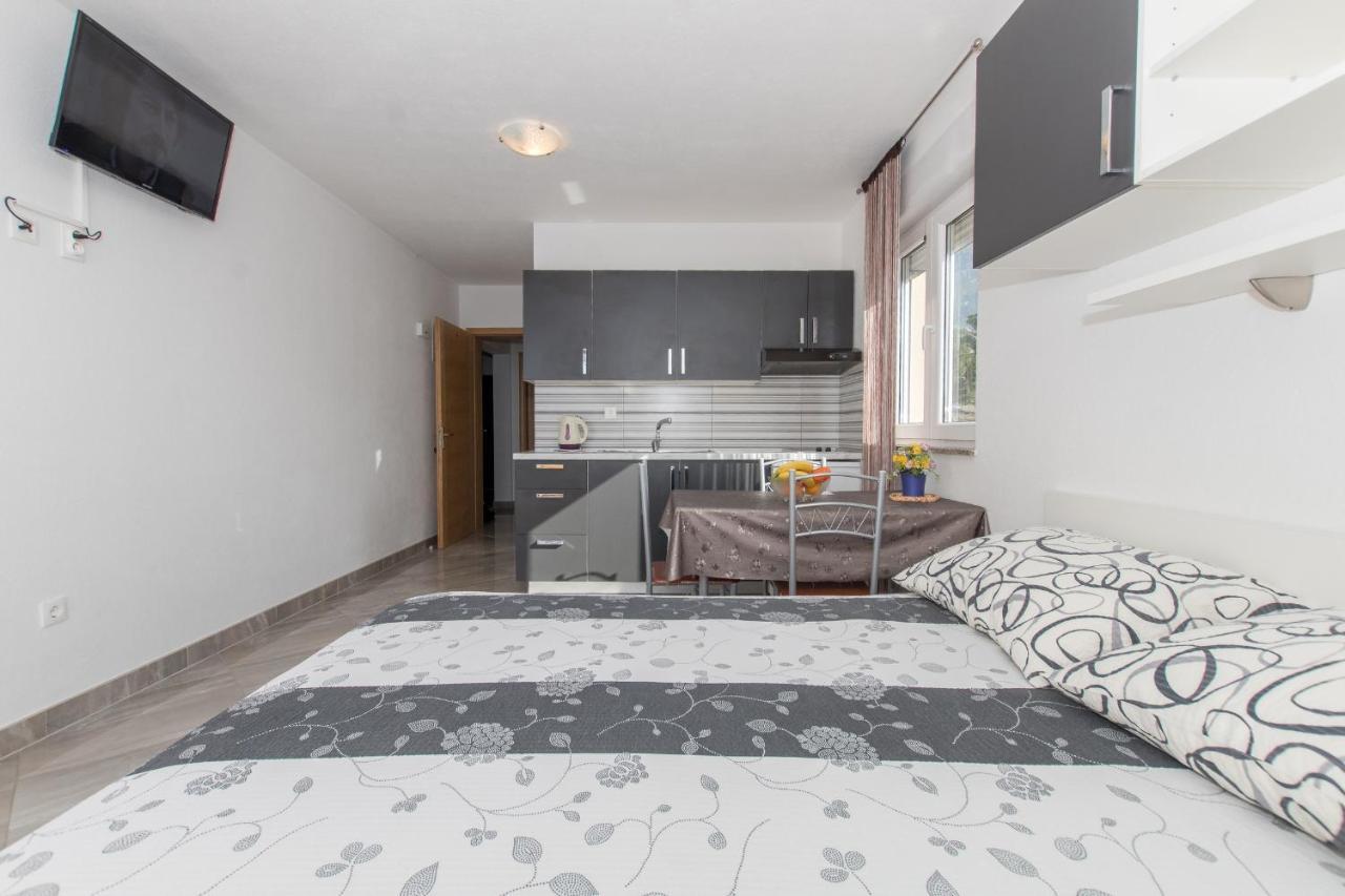 Studio Apartments Zloic In Krvavica Exterior photo