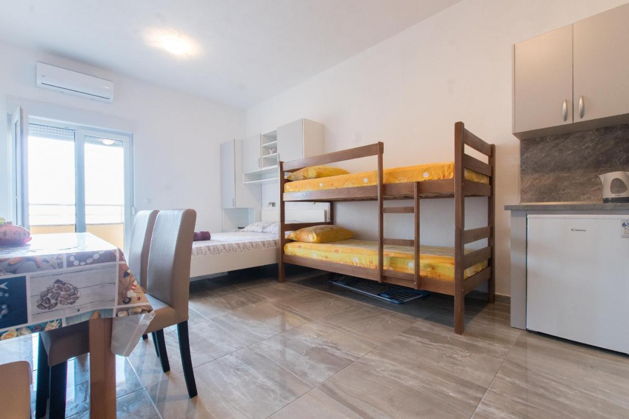 Studio Apartments Zloic In Krvavica Exterior photo